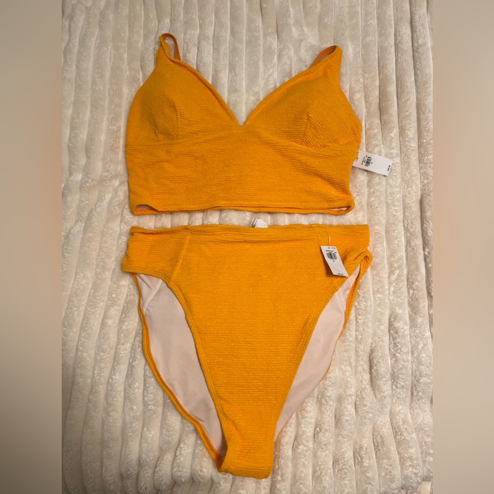 Old Navy crinkle bikini NWT
